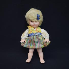 Кукла винтажная, СССР. Пластмассовая, в текстильном платье, с прошитыми светлыми волосами