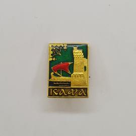 Значок СССР. Кафа, Крым, лодка и башня, городская тематика. Винтажный значек.