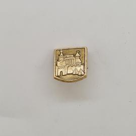 Значок СССР. Городской герб, башни и крепостная стена. Винтажный значек.