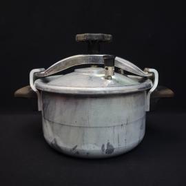 Скороварка винтажная, СССР. Алюминиевая кухонная посуда с крышкой и бакелитовыми ручками
