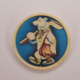 Значок СССР. Медвежонок с флейтой, мультфильм. Винтажный значек.