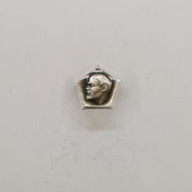Значок СССР. Профиль Ленина, тематика Ленин. Винтажный значек.