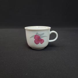 Чашка чайная винтажная, СССР. Фарфор Kahla, цветочный декор, производство ГДР периода СССР