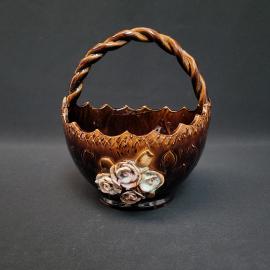 Конфетница винтажная, СССР. Керамика, декоративная корзинка с ручкой и цветочным декором
