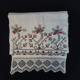Полотенце винтажное, СССР. Льняное, с вышивкой крестом и кружевной каймой, 220 см