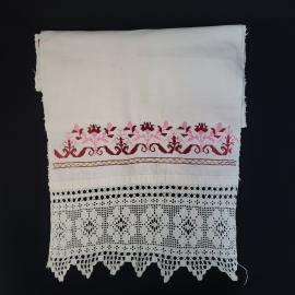 Полотенце винтажное, СССР. Льняное кухонное, с вышивкой и кружевной каймой, 234 см