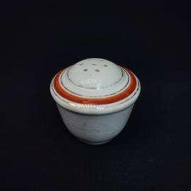 Солонка винтажная, СССР. Фарфор с крышкой, белая с оранжевой полосой и серебристым кантом