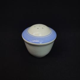 Солонка винтажная, СССР. Фарфоровая с крышкой, белая с голубой каймой и кракелюром