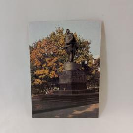 Открытка советская СССР. Вильнюс, памятник И. Д. Черняховскому, городская площадь, винтаж
