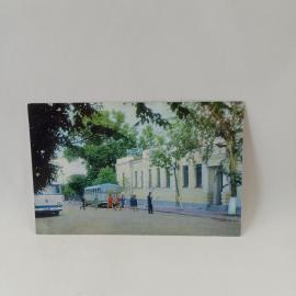 Открытка советская СССР. Орел, музей Тургенева, городская улица с автобусом и прохожими. винтаж