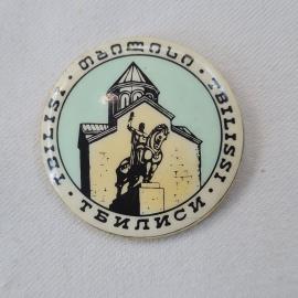 Значок СССР. Тбилиси, Грузия, памятник и храм, города. Винтажный значек.
