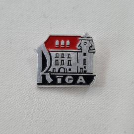 Значок СССР. Рига, здание с красной крышей, городская архитектура. Винтажный значек.