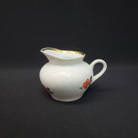 Сливочник винтажный, СССР. Фарфор, роспись с розами и золотистым кантом