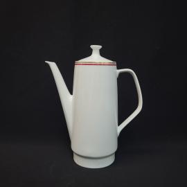 Кофейник винтажный, СССР. Фарфор Кольчугинского фарфорового завода, белый с красной каймой