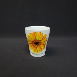 Стакан винтажный, СССР. Белое стекло с цветочным рисунком, декоративный с герберой