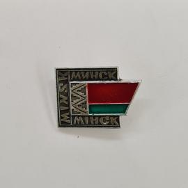 Значок СССР. Минск, надписи Минск и сцепка вагонов, городской транспорт. Винтажный значек.