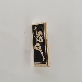 Значок СССР. Гимнастка в кольце, спорт. Винтажный значек.