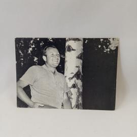 Открытка советская СССР. Смоленская березка, портрет Юрия Гагарина на природе. Винтаж фото