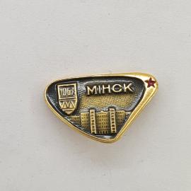 Значок СССР. Минск, герб и здание, городская тематика. Винтажный значек.