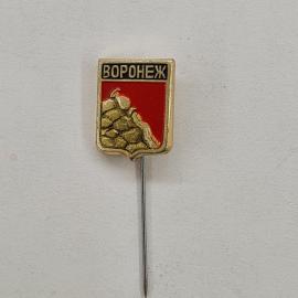 Значок СССР. Воронеж, герб города на красном фоне. Винтажный значек.
