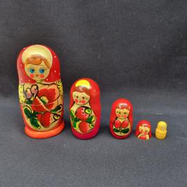 Матрешка винтажная, СССР. Набор 5 кукол, дерево, ручная роспись в красном цвете