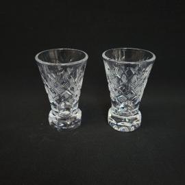 Рюмки винтажные, СССР. Набор 2 шт., стекло с резным узором и массивным граненым основанием