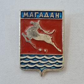 Значок СССР. Магадан, олень и волны, город Магадан. Винтажный значек.