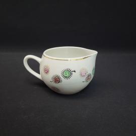 Сливочник винтажный, СССР. Фарфор, с ручкой и носиком, с надписью С праздником и узором