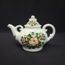 Чайник винтажный, СССР. Фарфор, с крышкой, роспись цветами в коричневых и зеленых тонах