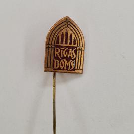 Значок СССР. Rigaas doms, Рига, архитектура, собор в арке. Винтажный значек.