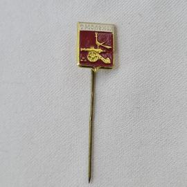 Значок СССР. Смоленск, город, герб с пушкой и птицей. Винтажный значек.
