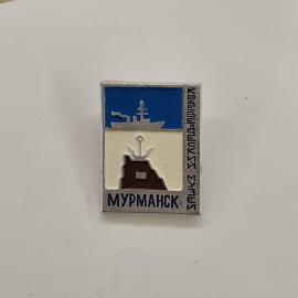 Мурманск. Краеведческий музей, корабль и якорь. Винтажный значок.
