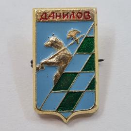 Значок СССР. Данилов, медведь и шахматное поле, Ярославская область. Винтажный значек.