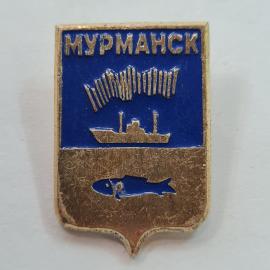 Значок СССР. Мурманск, корабль и рыба, северный порт. Винтажный значек.
