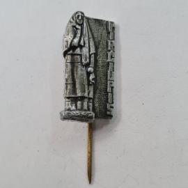 Значок СССР. Памятник Родина мать, Волгоград, город герой. Винтажный значек.