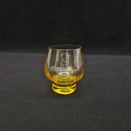Стакан винтажный, СССР. Желтое стекло, для воды или сока, на массивном основании