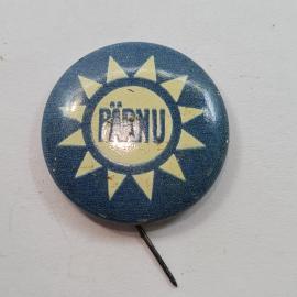 Значок СССР. Надпись P&auml;nu, солнце, Прибалтика. Винтажный значек.