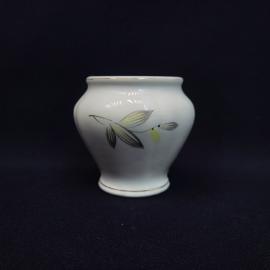 Вазочка винтажная, СССР. Белая керамика с растительным рисунком, декоративная миниатюрная