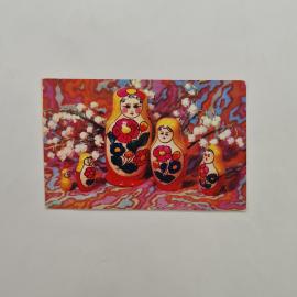 Карманный календарик 1979. Матрёшки на фоне цветов. Календарь винтажный