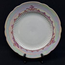 Тарелка винтажная, СССР. Фарфор, с декором и рельефным краем, 20 см