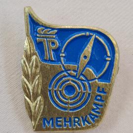 Значок СССР. Менркамп, компас и мишень, спорт. Винтажный значек.