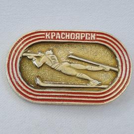 Значок СССР. Красноярск, биатлон, лыжник с винтовкой, спорт. Винтажный значек.