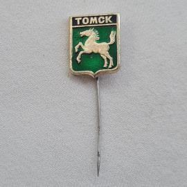 Значок СССР. Томск, герб с белым конем, город Сибирь. Винтажный значек.