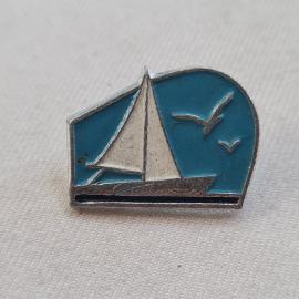Значок СССР. Парусник, чайки, море, морская тематика. Винтажный значек.