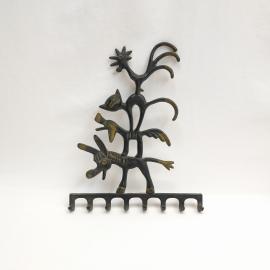 Вешалка настенная винтажная, СССР. Композиция с фигурками животных, семь крючков, металл