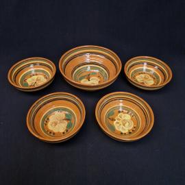 Тарелки винтажные, СССР. Набор 5 шт., керамика с цветочным рисунком и росписью