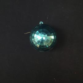 Елочная игрушка винтажная, СССР. Бирюзовый пластиковый шар с граненой поверхностью
