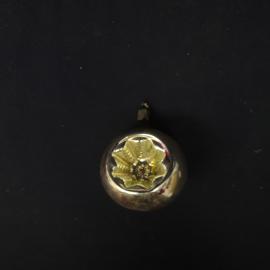 Елочная игрушка винтажная, СССР. Стеклянный шар с серебристым покрытием и звездой внутри
