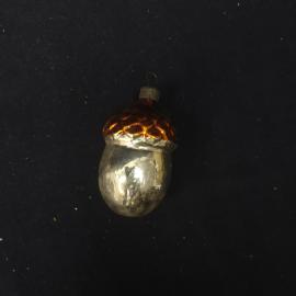 Елочная игрушка винтажная, СССР. Стеклянная фигурка желудя с серебристым покрытием