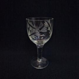 Рюмка винтажная, СССР. Стекло с матовым растительным узором на ножке